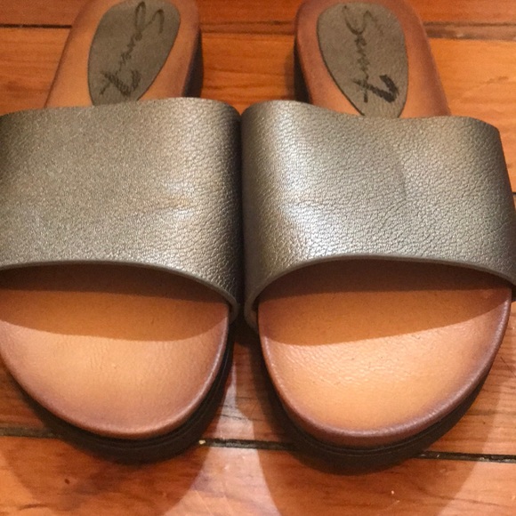 Gold Slides - Picture 3 of 6